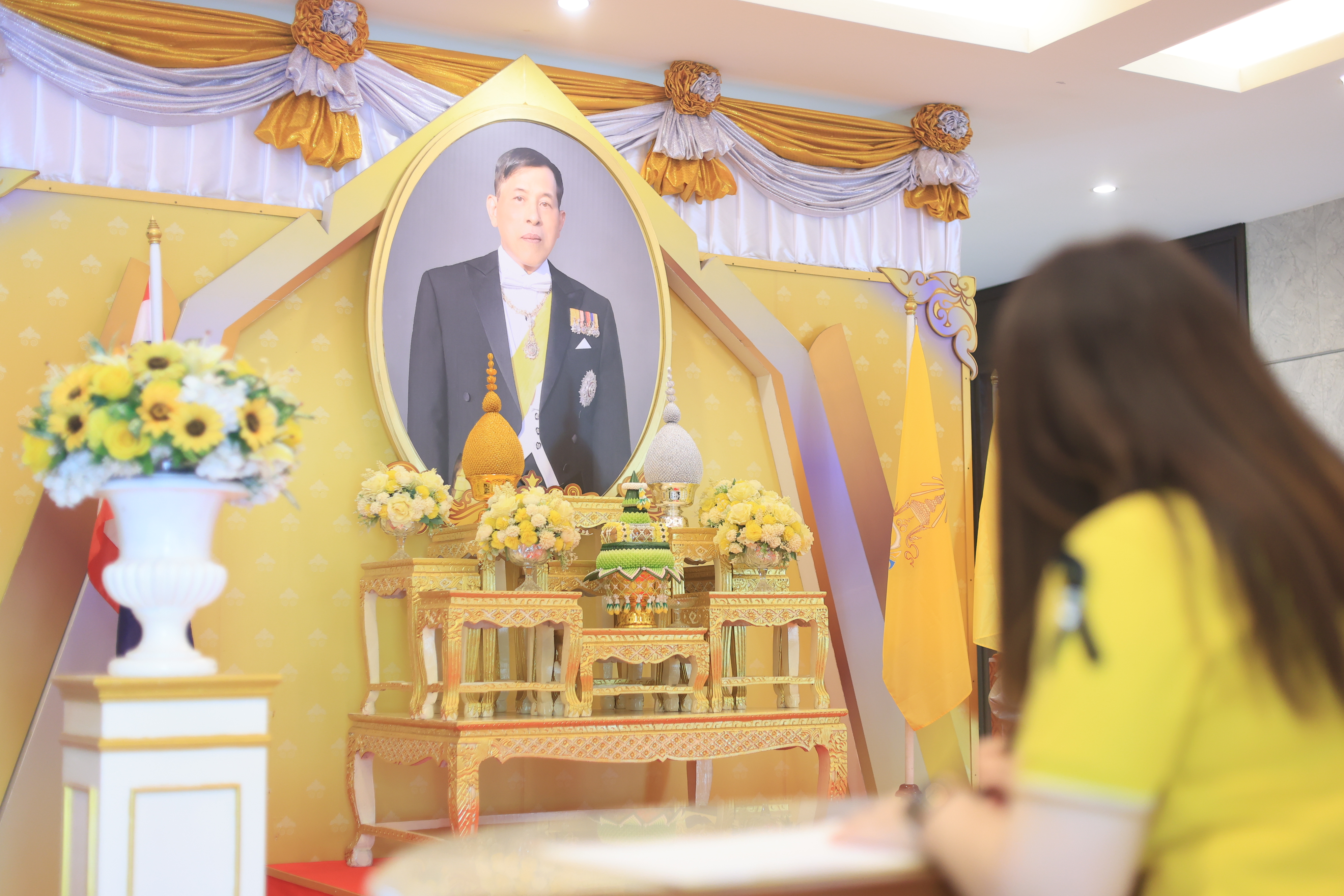 title - ส.ป.ก. ร่วมเฝ้ารับเสด็จฯ พระบาทสมเด็จพระเจ้าอยู่หัว และ สมเด็จพระนางเจ้า ฯ พระบรมราชินี เนื่องในโอกาสเสด็จพระราชดำเนินไปในการ พระราชพิธีเฉลิมพระชนมพรรษา 28 กรกฎาคม 2569